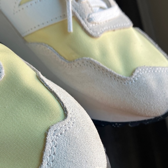 New Balance - Picture 13 of 17